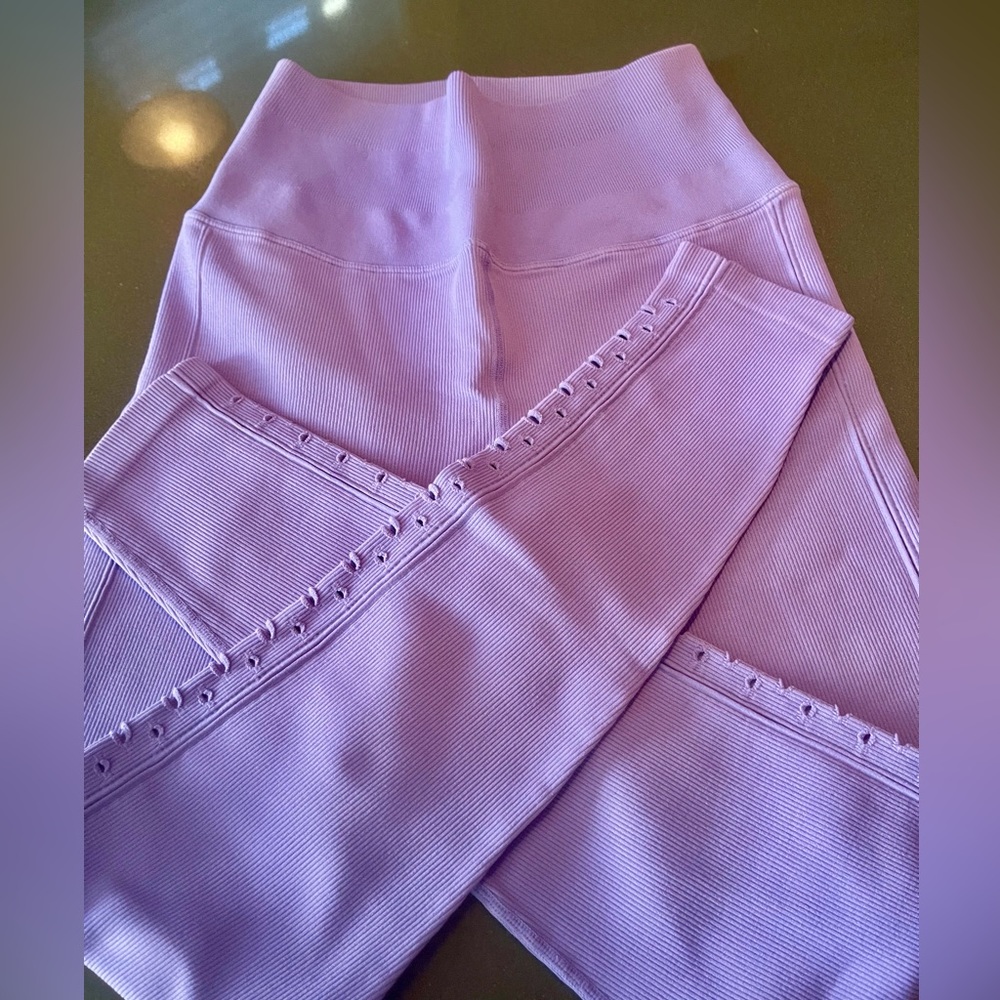 Spiritual Gangster leggings.  XS-S.  Good condition Purple
